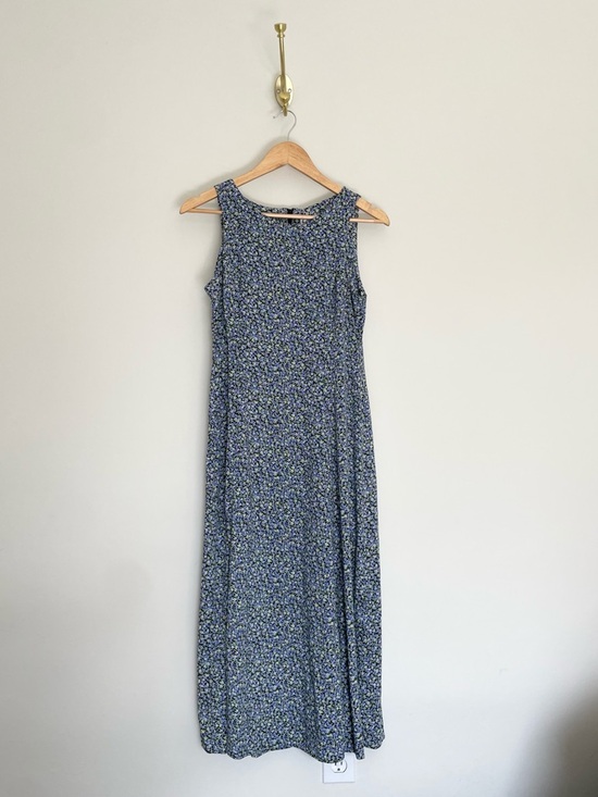 Dresses & Skirts - Vintage dainty floral dress